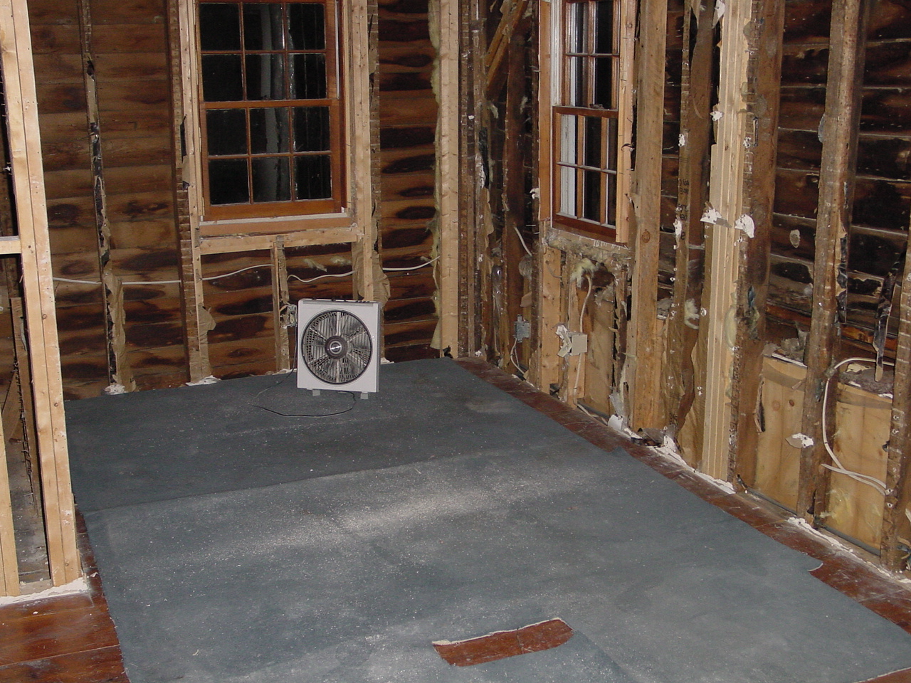 Master bedroom sheetrock removal
