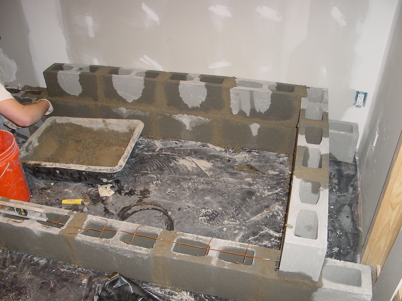 Foundation for indoor pond